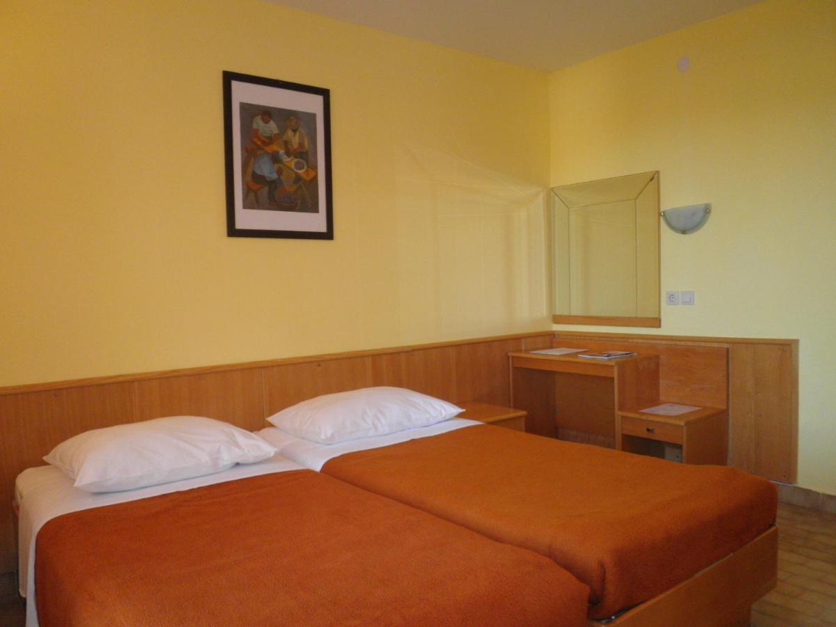 Hotel Zora Pavilions Primošten Buitenkant foto