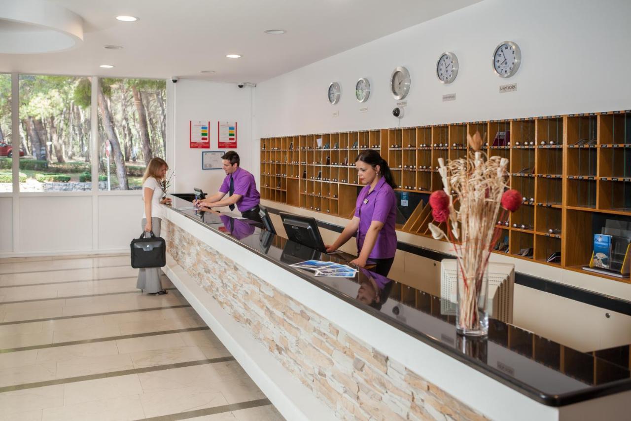 Hotel Zora Pavilions Primošten Buitenkant foto
