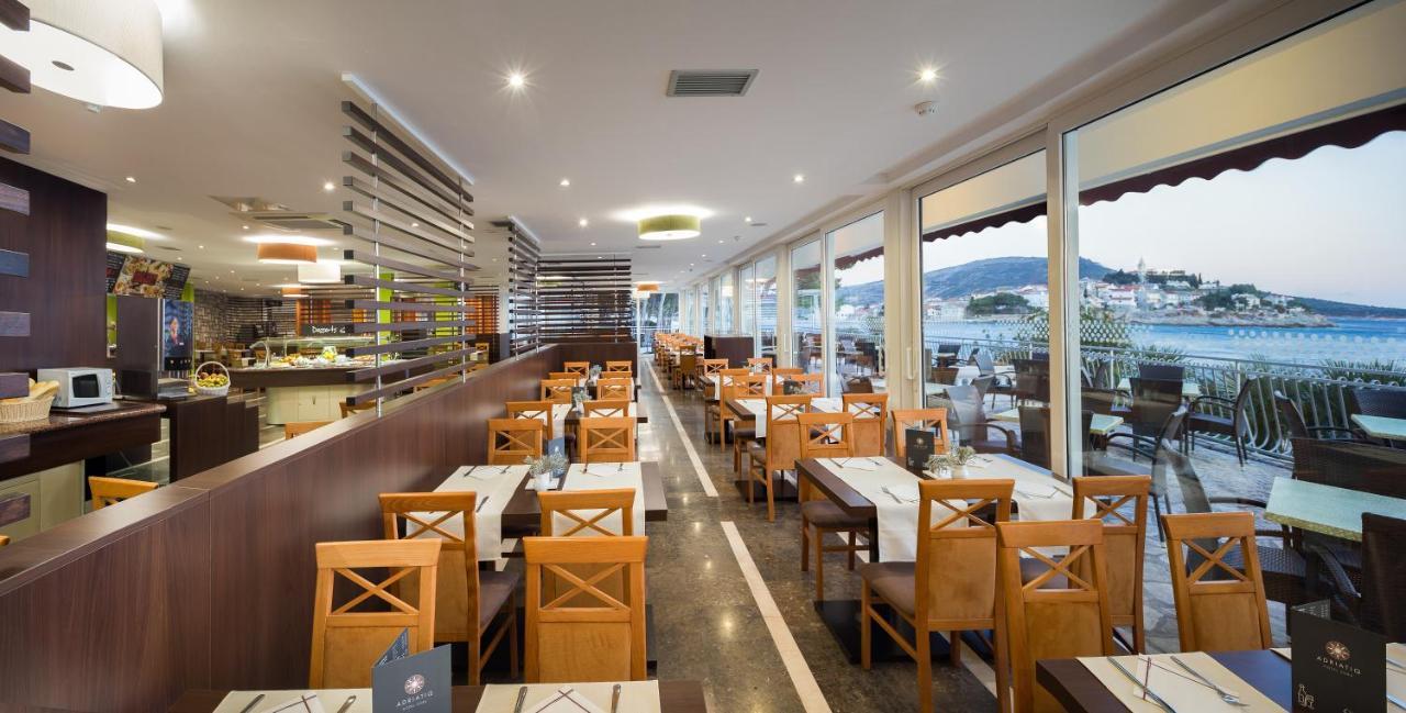Hotel Zora Pavilions Primošten Buitenkant foto