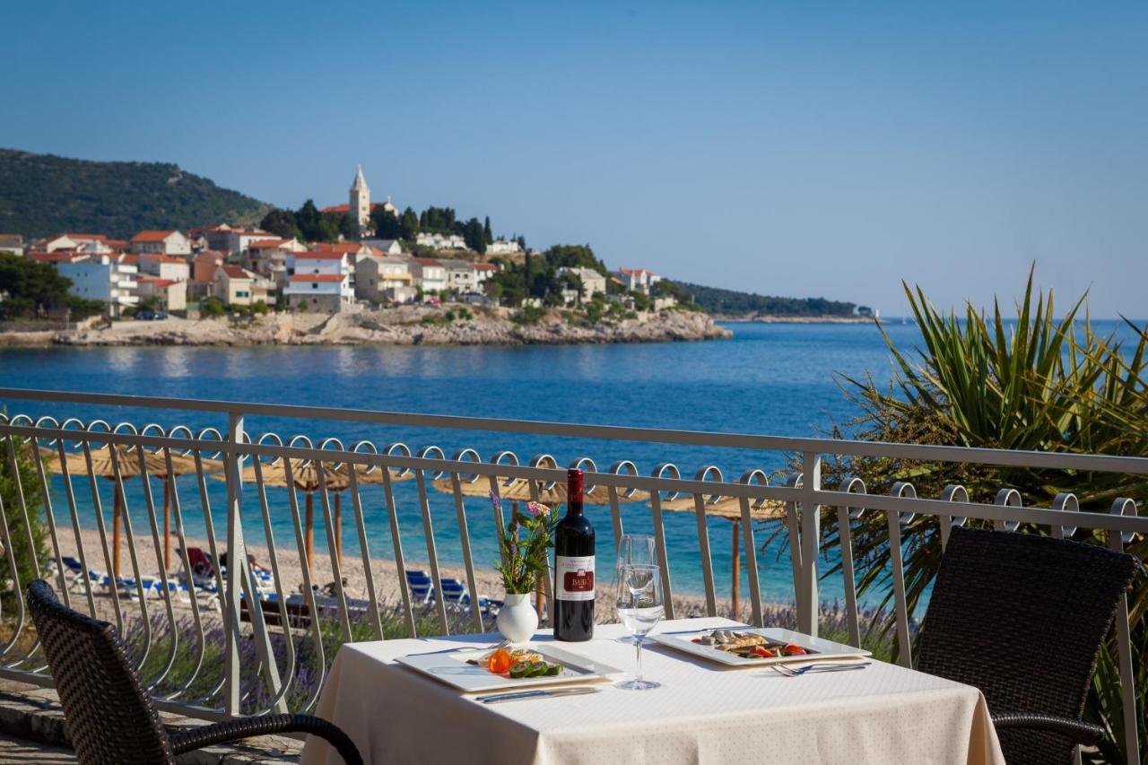 Hotel Zora Pavilions Primošten Buitenkant foto
