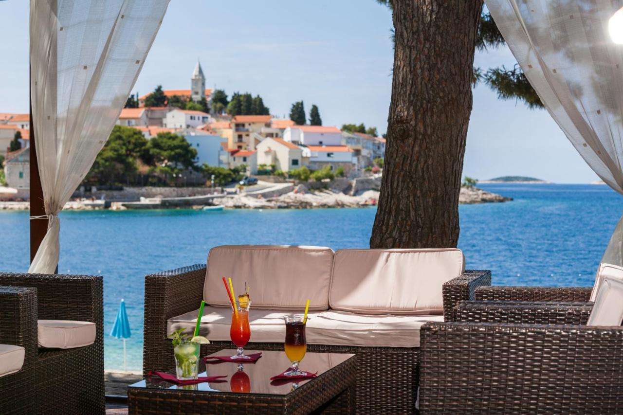 Hotel Zora Pavilions Primošten Buitenkant foto